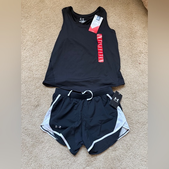 Under Armour Black and White Athletic Set XS NWT - Picture 1 of 4